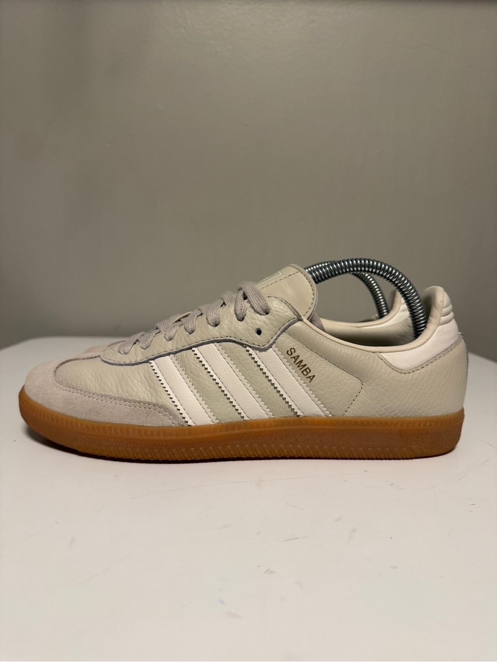 adidas Samba OG Low Top Lace-Up Sneakers White/Gum Leather IE7013 Women’s US 8.5